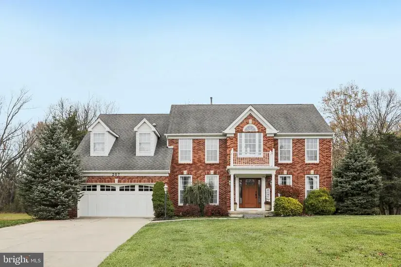 220 Hartford Road in Mount Laurel, NJ - 3 bedroom, 2 bathroom probate/estate home for sale